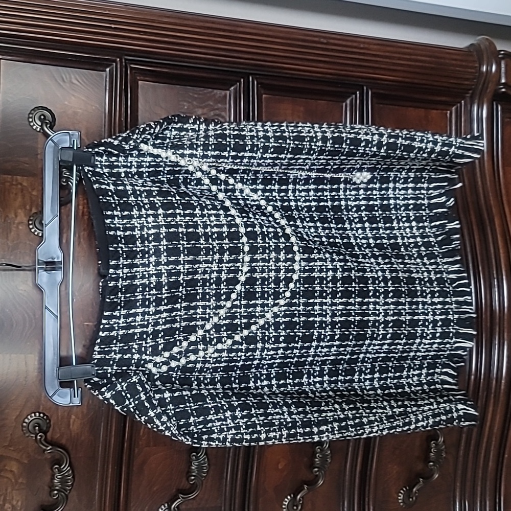 JW womens tweed skirt,  size 16W, with pearl belt